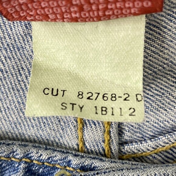 Aeropostale Women's size 3/4 Distressed Raw Hems Blue Jean Denim Booty Shorts - Picture 10 of 10